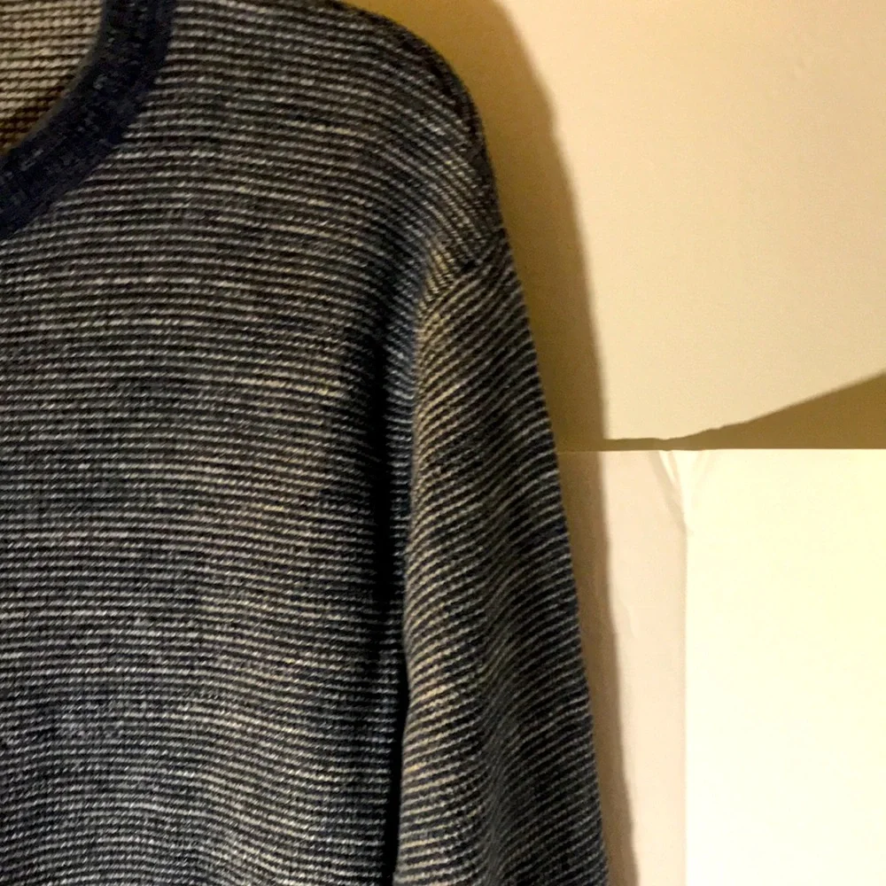 J. Crew sweater size M long sleeves 100% cotton gray blue pullover